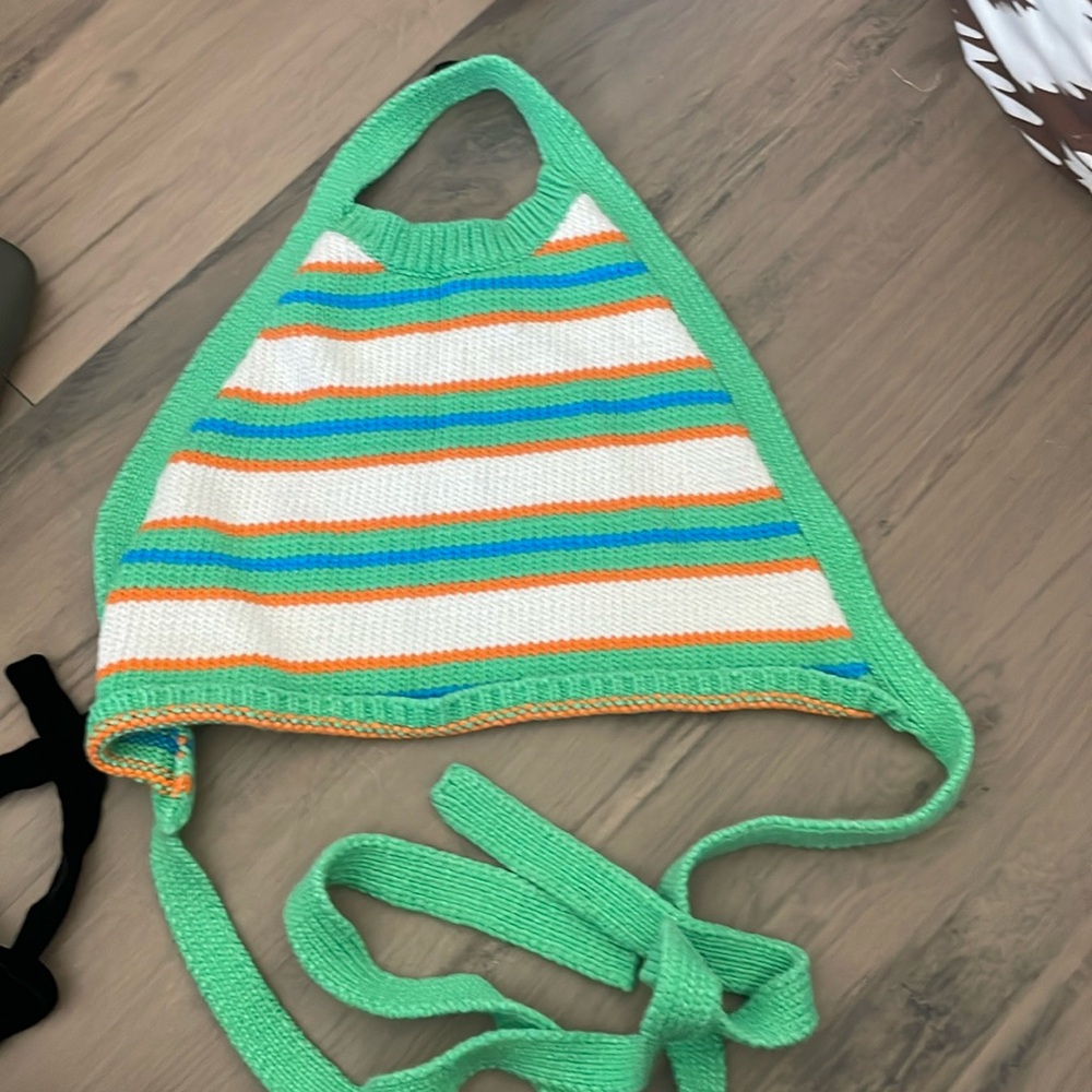 Backless halter top